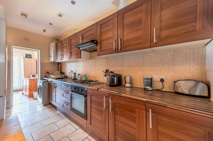 5 Bedroom Semi-Detached House To Rent In Western Avenue, Ealing, London, W3