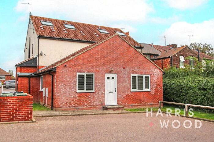 2 Bedroom Maisonette To Rent In Bergholt Road, Colchester, Essex, CO4
