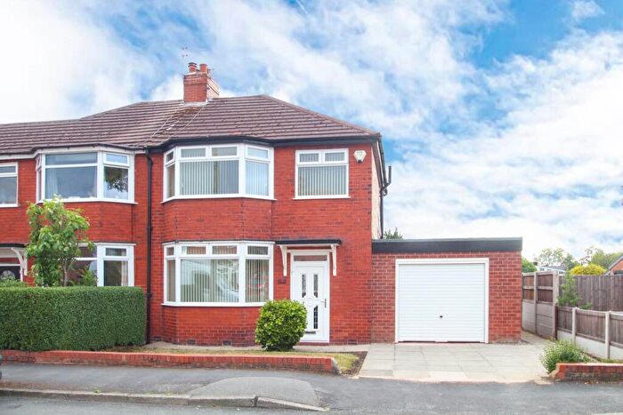 3 Bedroom Semi-Detached House To Rent In Malvern Avenue, Urmston, Manchester, M41