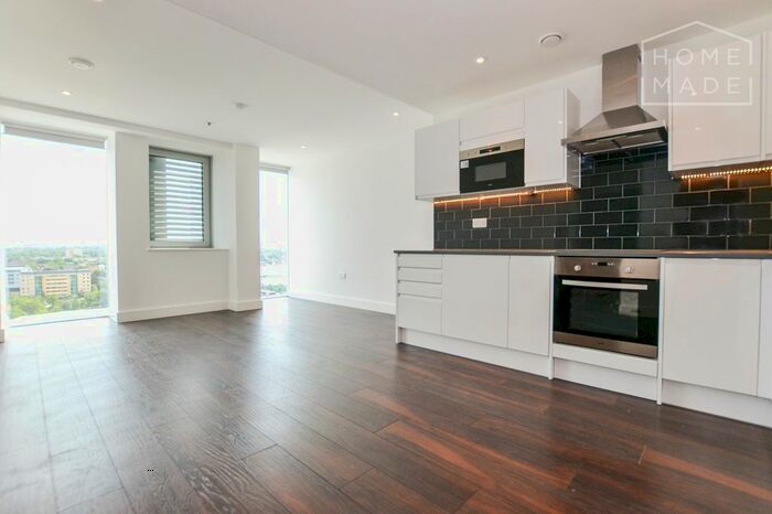 2 Bedroom Flat To Rent In Christchurch Road, Mitcham, SW19