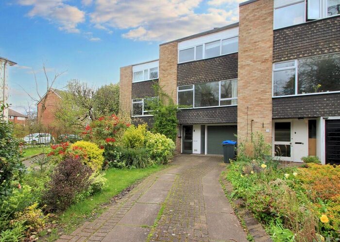 4 Bedroom Town House To Rent In Oak Hill, Surbiton, KT6