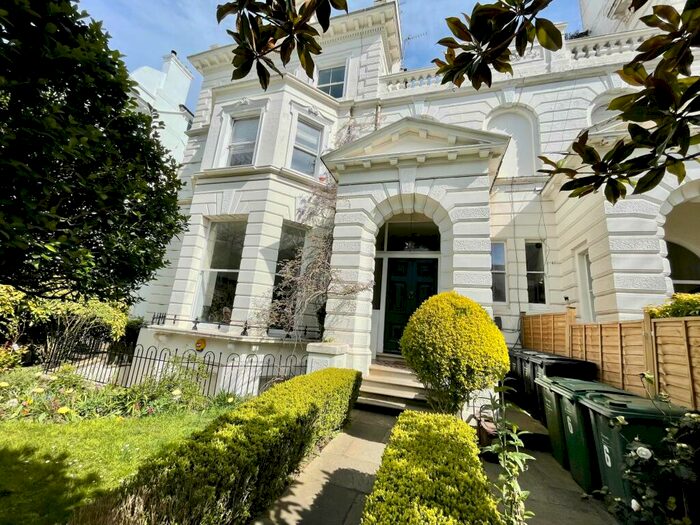 1 Bedroom Flat To Rent In Rosslyn Hill, Hampstead, NW3