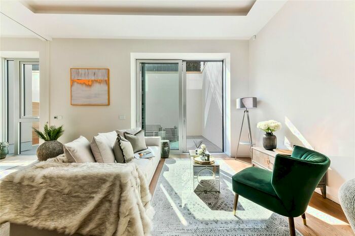 2 Bedroom Flat To Rent In Lillie Square, Earls Court, London, SW6