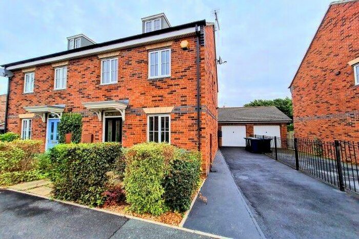 3 Bedroom Town House To Rent In Trinity Gardens, Northallerton, DL6