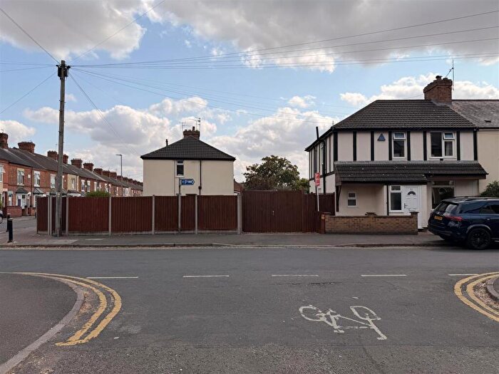 3 Bedroom Semi-Detached House To Rent In Kirkdale Road, South Wigston, LE18