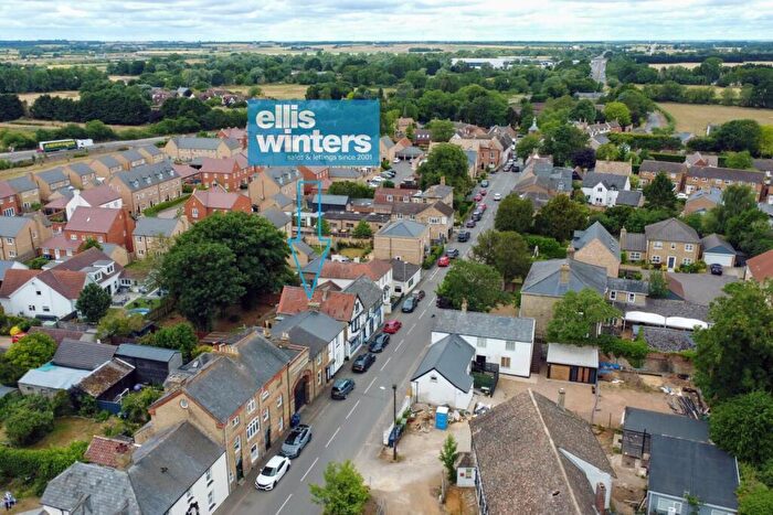 2 Bedroom Maisonette To Rent In High Street, Fenstanton, PE28