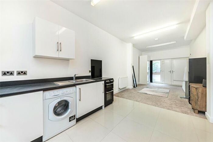 Apartment To Rent In Fairthorn Road, Victoria Way, Charlton, London, SE7