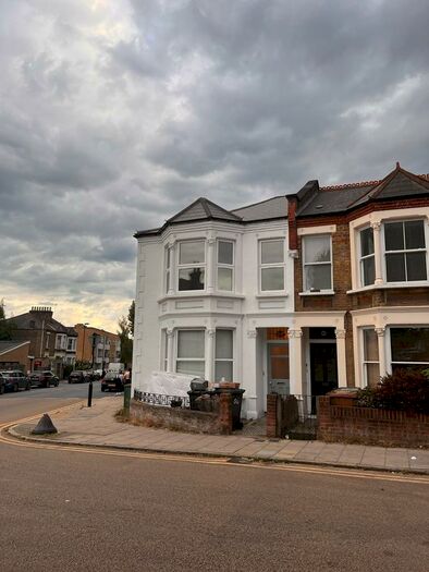 2 Bedroom Flat To Rent In St. Asaph Road, London, SE4