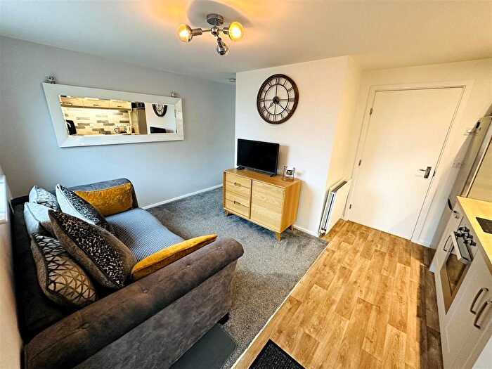 1 Bedroom Flat For Sale In Clog Mill Gardens, Selby, YO8