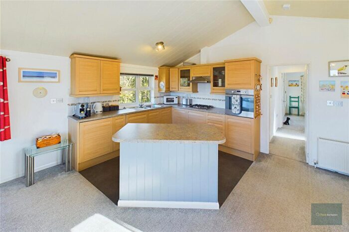 2 Bedroom Bungalow For Sale In The Thatches, Devon, PL21