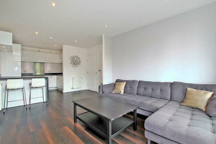 2 Bedroom Apartment To Rent In Bovet Court, Harford Street, Stpeney, London, E1