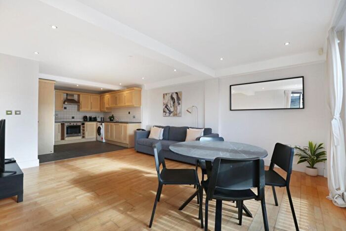 3 Bedroom Flat For Sale In Grosvenor Terrace, London, SE5