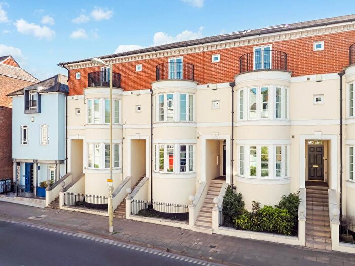 3 Bedroom Terraced House For Sale In Eastgate Street, Winchester, SO23