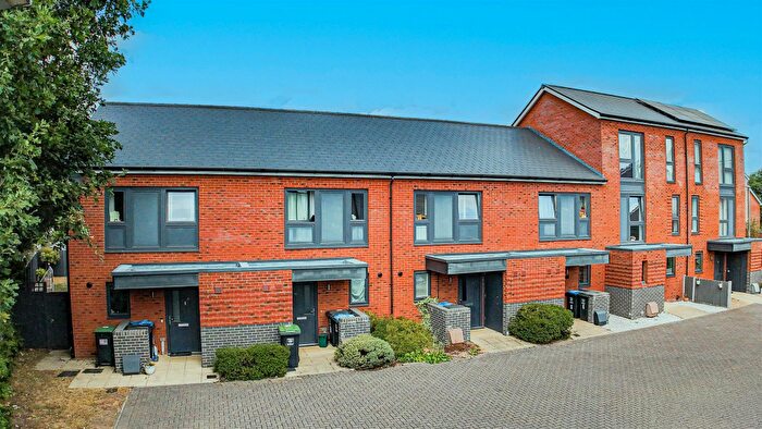 2 Bedroom Terraced House For Sale In School End Crescent, Hemel Hempstead, HP1