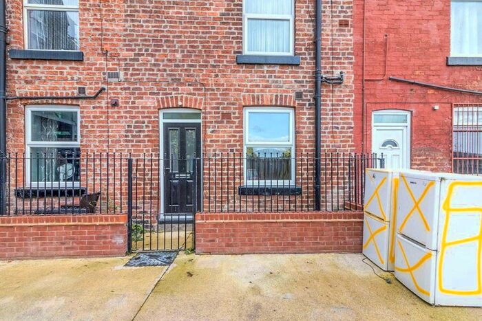 1 Bedroom Flat To Rent In Doncaster Road, Barnsley, South Yorkshire, S70