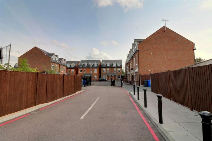 4 Bedroom Semi-Detached House To Rent In Martello Close, Grays, RM17