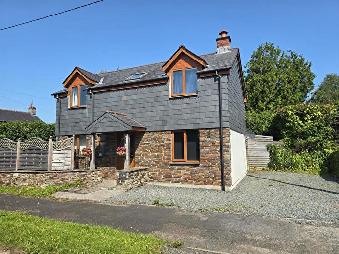3 Bedroom House For Sale In Liftondown, Lifton, PL16