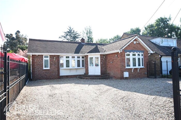 3 Bedroom Bungalow For Sale In Oak Avenue, Crays Hill, Billericay, Essex, CM11