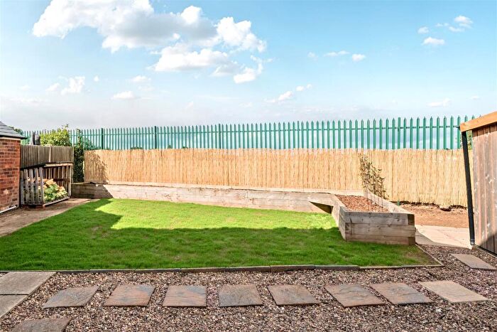 2 Bedroom Cottage For Sale In Lawford Lane, Rugby, CV22