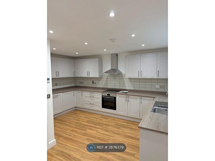 3 Bedroom Semi Detached House To Rent In High Street Hermitage, Thatcham, RG18