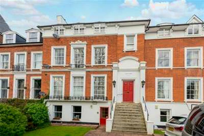 2 Bedroom Flat To Rent In Copers Cope Road, Beckenham, BR3