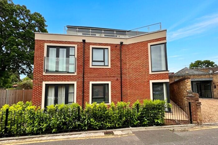 1 Bedroom Apartment To Rent In Weybridge, Surrey, KT13