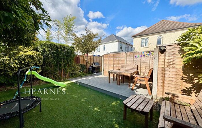 3 Bedroom Apartment For Sale In Chigwell Road, Queens Park, Bournemouth, BH8