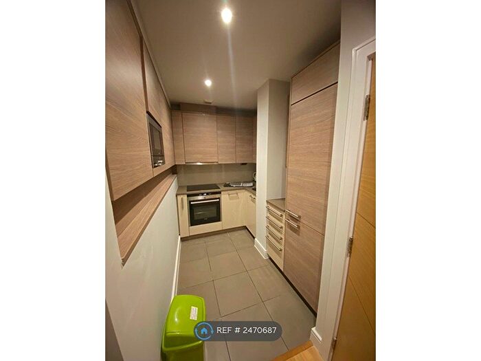 2 Bedroom Flat To Rent In St. George Wharf, London, SW8