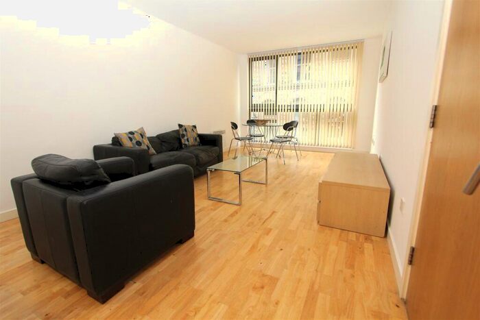 2 Bedroom Flat To Rent In Crown Street Buildings, Leeds, LS2