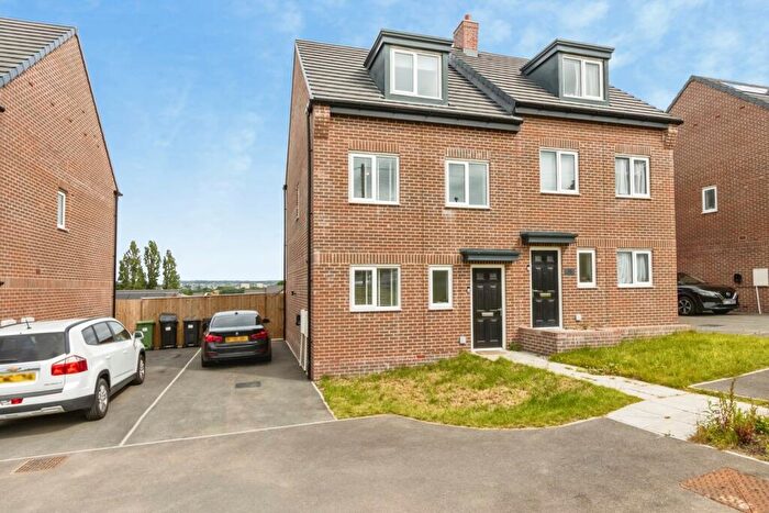 3 Bedroom Semi-Detached House For Sale In Ingleton Drive, Leeds, West Yorkshire, LS15
