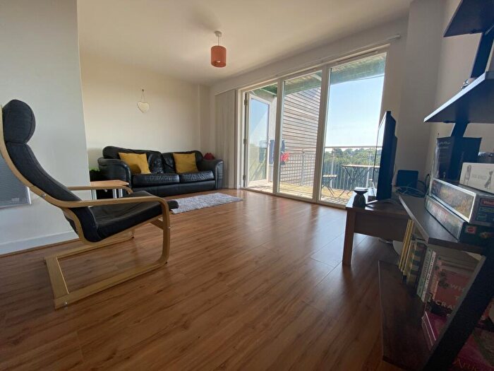 2 Bedroom Flat To Rent In Roma House, Victoria Wharf, Cardiff Bay, CF11