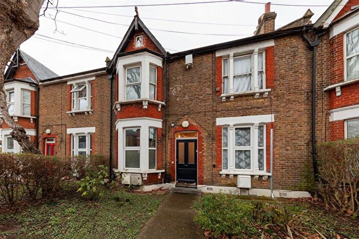 Studio For Sale In Carisbrooke Road, Walthamstow, E17