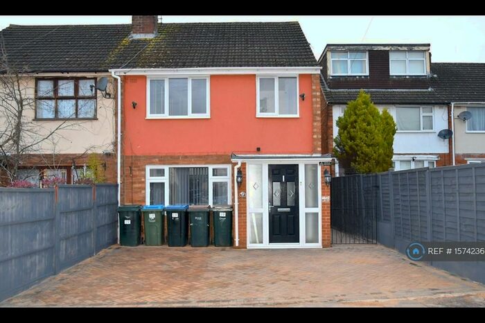 3 Bedroom Semi-Detached House To Rent In Kentmere Close, Coventry, CV2