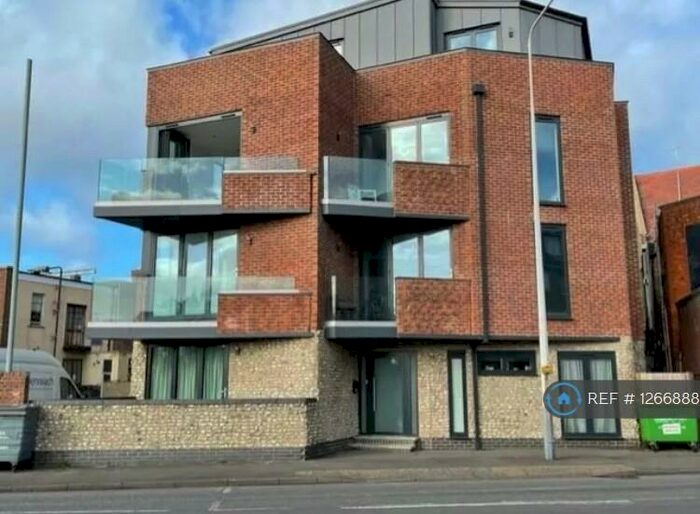 3 Bedroom Flat To Rent In Bowen House, Hythe, CT21