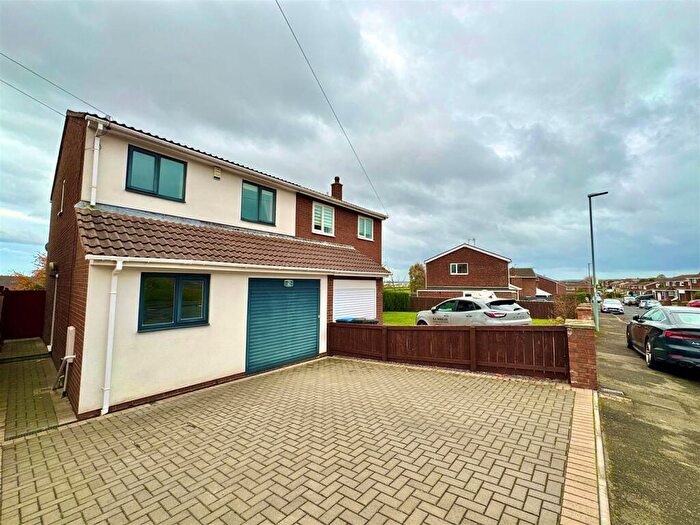 3 Bedroom Semi-Detached House For Sale In , Greenfields, Ross, Ouston, DH2