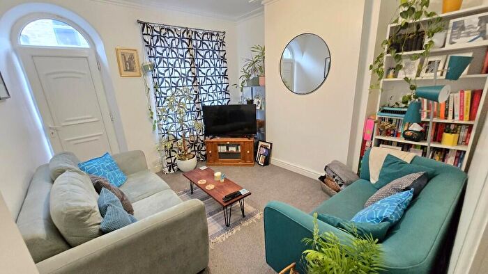 3 Bedroom Terraced House To Rent In Cundy Street, Sheffield, S6