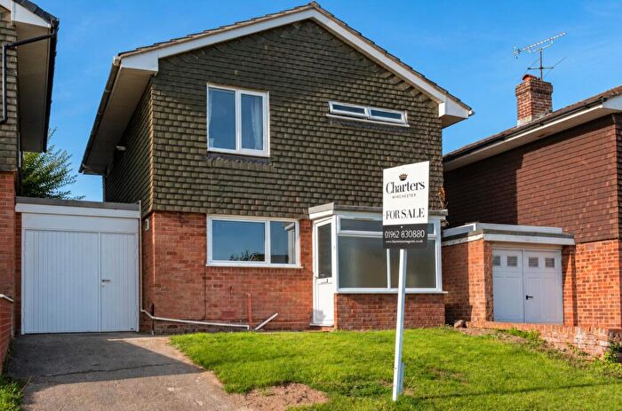 3 Bedroom Link Detached House For Sale In Winslade Road, Winchester, Hampshire, SO22