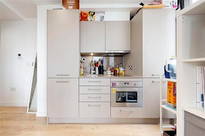 Studio To Rent In Great Eastern Road, Stratford, London, E15