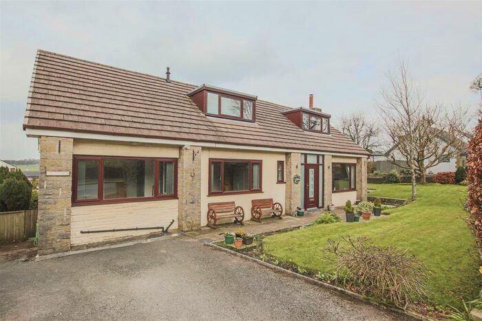 4 Bedroom Detached House For Sale In Halifax Road, Briercliffe, BB10