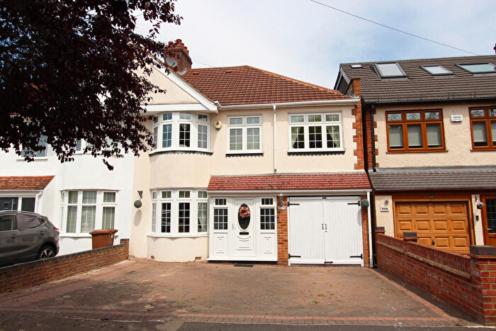 5 Bedroom Semi-Detached House For Sale In Brooklands Avenue, Sidcup, DA15