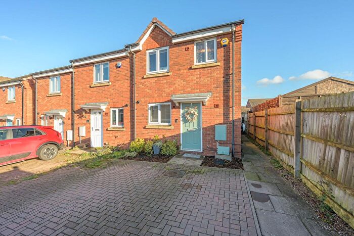 3 Bedroom End Terrace House For Sale In Bobeche Place, Kingswinford, DY6