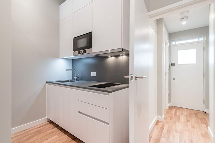 Studio To Rent In Russell Road, London, N13