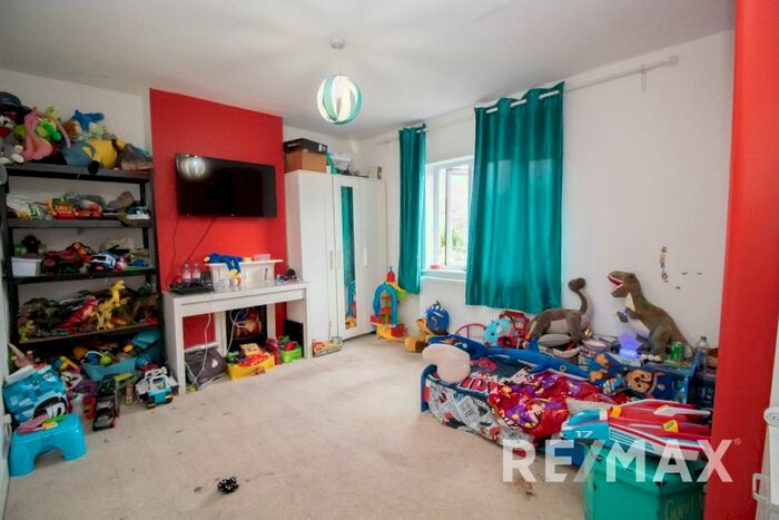 3 Bedroom House To Rent In Beech Hall Road, London, E4