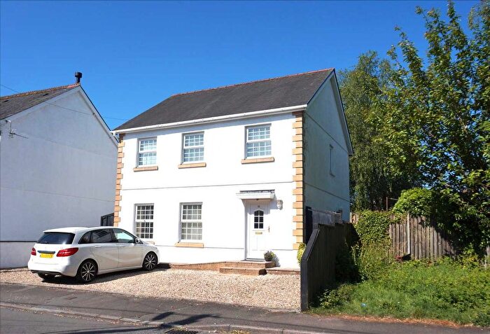 3 Bedroom Detached House For Sale In Campbell Road, Llandybie, Ammanford, SA18