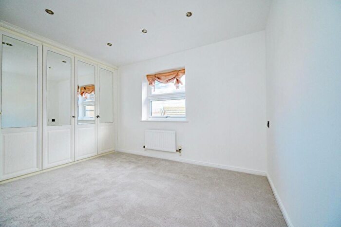 3 Bedroom Terraced House For Sale In Morgan Close, Luton, Bedfordshire, LU4