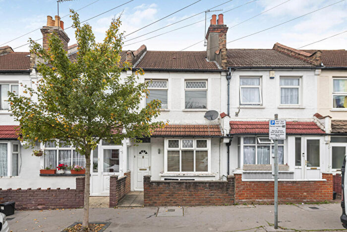 2 Bedroom Terraced House For Sale In Gilsland Road, Thornton Heath, CR7
