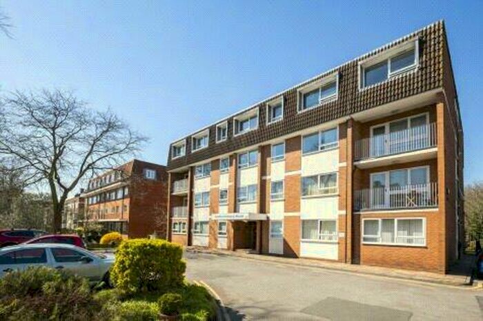 3 Bedroom Apartment To Rent In Northumberland House, Ballards Lane, Finchley, London, N3
