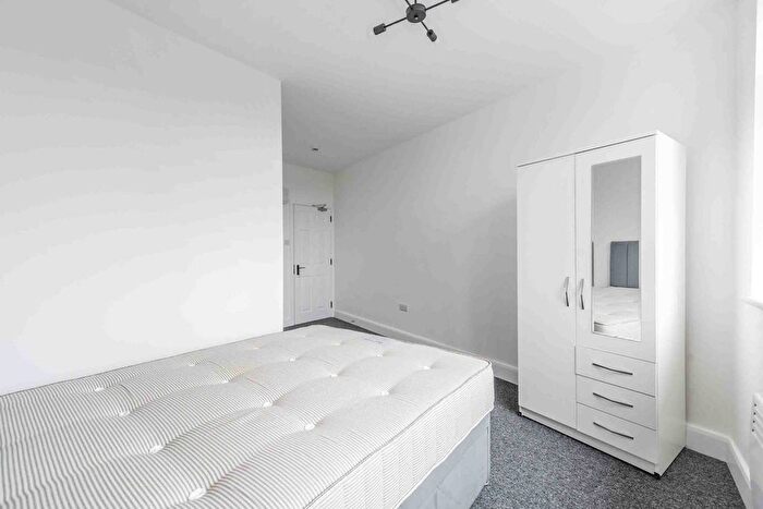 Studio To Rent In High Street, Bushey, WD23