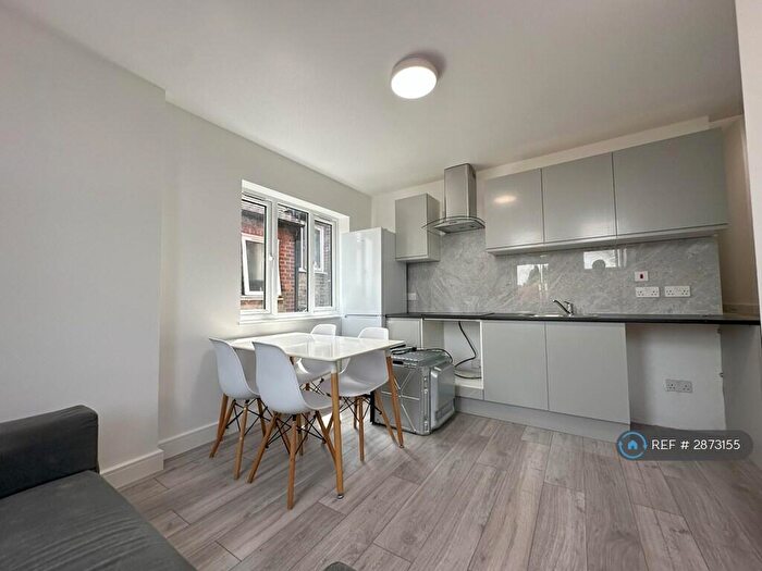 1 Bedroom Flat To Rent In Golders Way, London, NW11