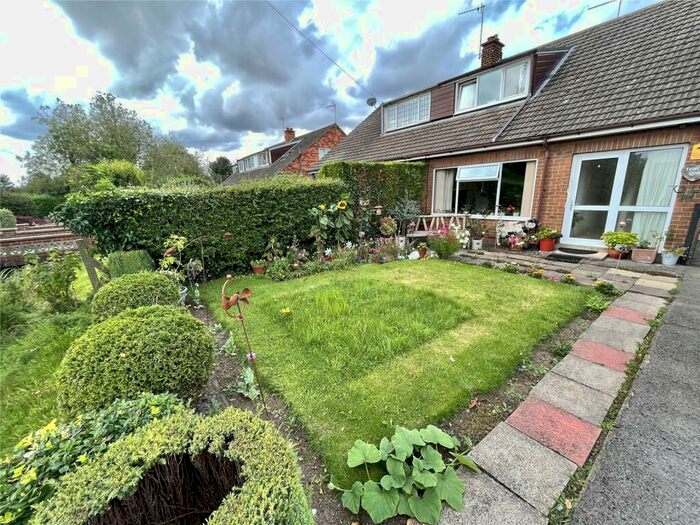 3 Bedroom Bungalow For Sale In Knedlington Road, Howden, Goole, East Yorkshire, DN14